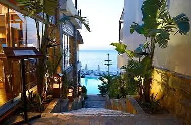 Sarpedor Boutique And 4*