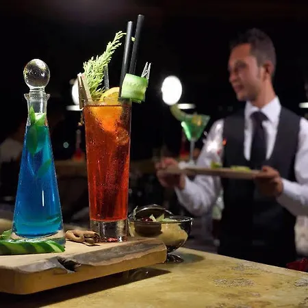 Sarpedor Boutique And