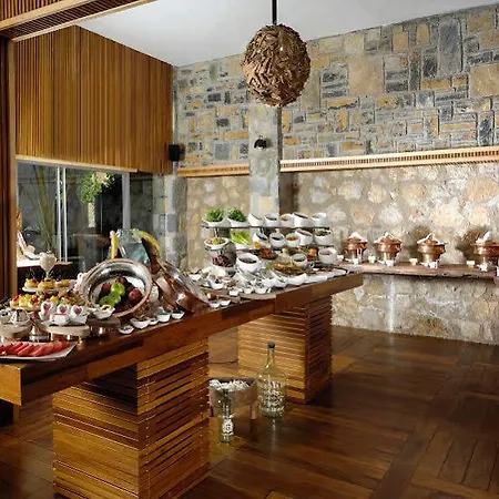 Sarpedor Boutique And מלון 4*